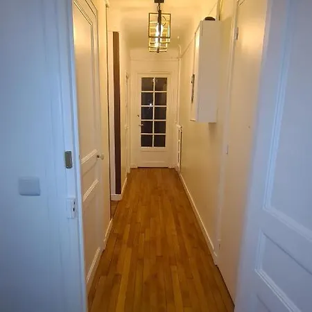 Cosy, Privee Non Mitoyenne Avec Serrure Dans Un De 50 M Carres Homestay Colombes (Hauts-de-Seine)