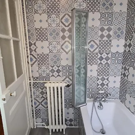 Cosy, Privee Non Mitoyenne Avec Serrure Dans Un De 50 M Carres Colombes (Hauts-de-Seine)