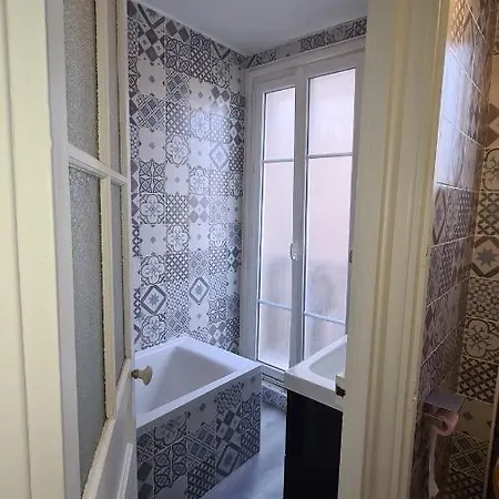 Privee Classee 2 Etoiles Avec Serrure Et Non Mitoyenne Dans Un De 50 M2 Dans Cosy Et Paris A Proximite