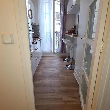 Cosy, Privee Non Mitoyenne Avec Serrure Dans Un De 50 M Carres Homestay Colombes (Hauts-de-Seine)