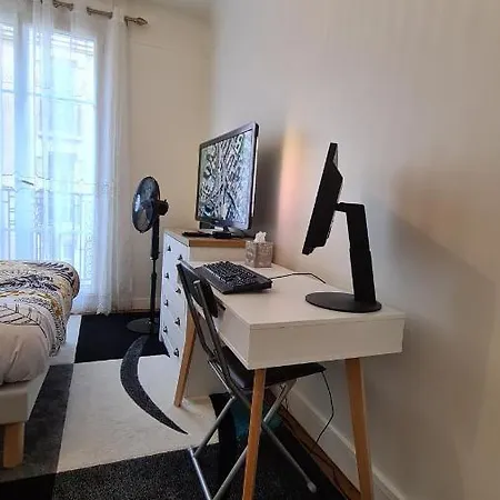 Cosy, Privee Non Mitoyenne Avec Serrure Dans Un De 50 M Carres * Colombes (Hauts-de-Seine)