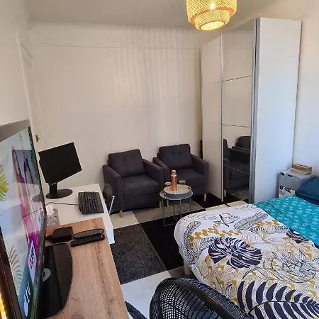 Cosy, Privee Non Mitoyenne Avec Serrure Dans Un De 50 M Carres