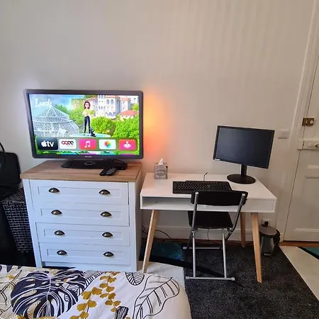 Homestay Cosy, Privee Non Mitoyenne Avec Serrure Dans Un De 50 M Carres Colombes (Hauts-de-Seine)
