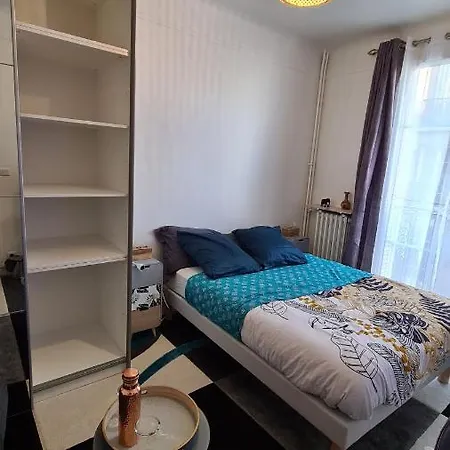 Cosy, Privee Non Mitoyenne Avec Serrure Dans Un De 50 M Carres * Colombes (Hauts-de-Seine)