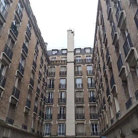 Privee Classee 2 Etoiles Avec Serrure Et Non Mitoyenne Dans Un De 50 M2 Dans Cosy Et Paris A Proximite Проживание в семье Коломб